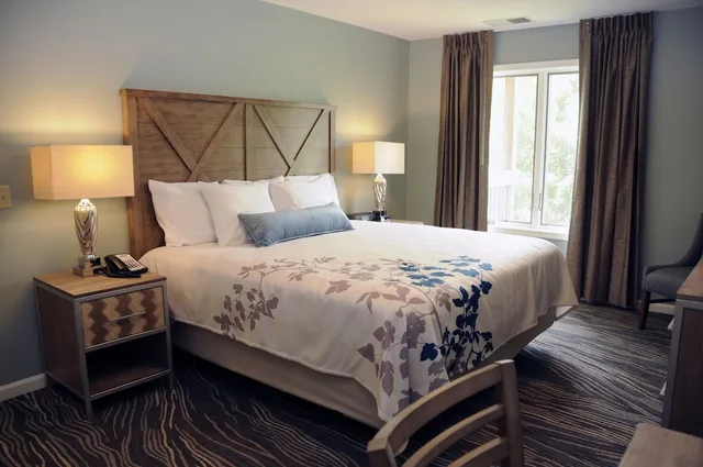 2 Bedrooms, Condo, Deluxe, Twin Beds, King Bed, Partial Kitchen, Sofa, Hot Tub, Kitchen، Massanutten Resort 4/7