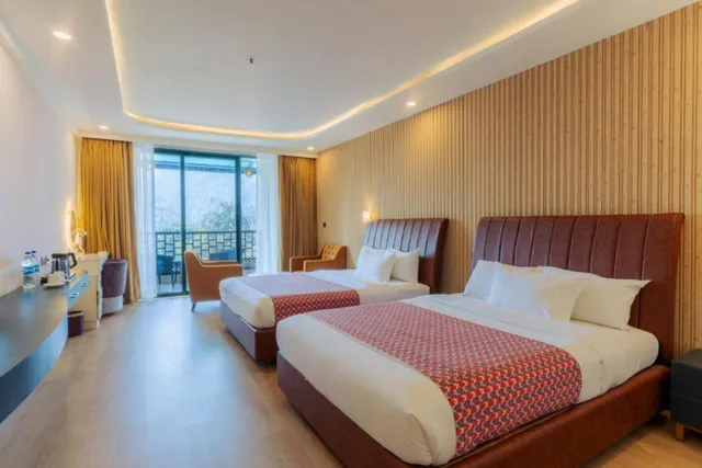 Luxury, 1 King or 2 Queen Beds, Pool View, Balcony، Lake View Resort 1/8