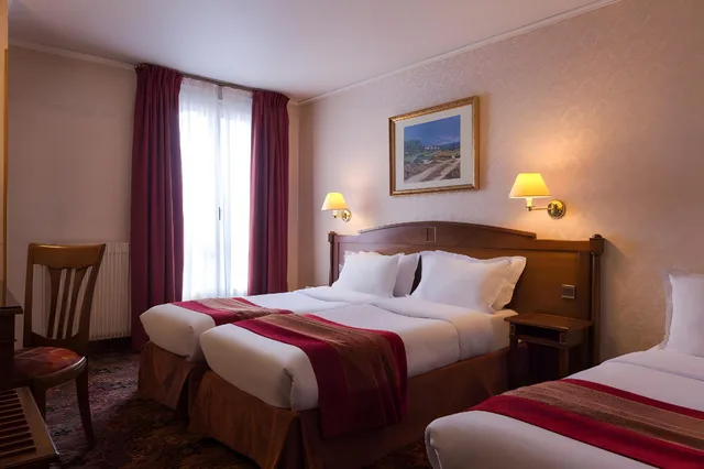 غرفة ثلاثية بسرير مزدوج، The Originals City Hotel Paix Republique Paris 2/3