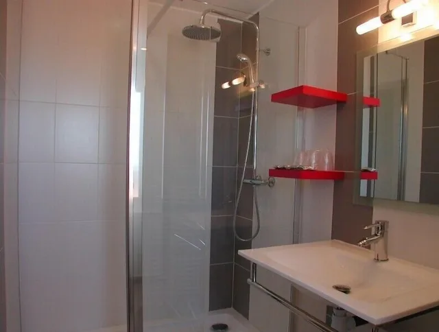 جناح عائلي بسرير كوين مع سرير سحّاب إضافي، Hotel Savary 4/4