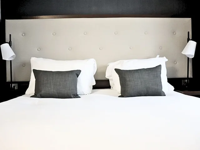 Family Suite, King Bed, Garner Hotel Preston Samlesbury 3/4