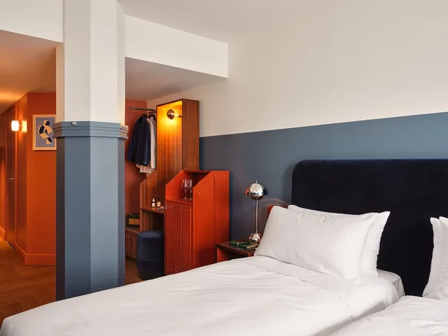 Roomy Twin، The Hoxton Lloyd Amsterdam 1/3