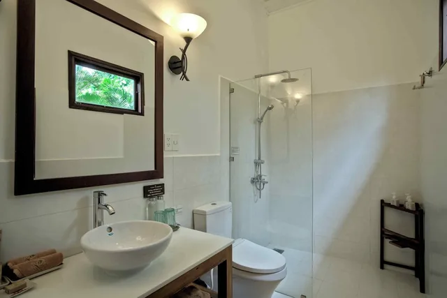غرفة قياسية بسرير كوين بإطلالة على البحر، Cassia Cottage 6/7