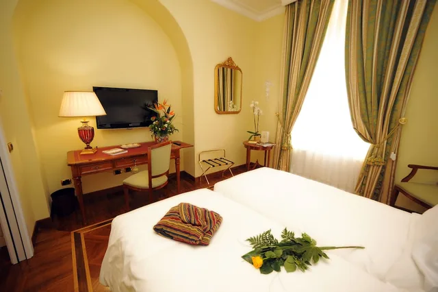 غرفة ديلوكس بسريرين منفصلين، Residenza Paolo VI 3/4