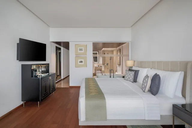 Premier, King Bed, The Oberoi Mumbai 1/4