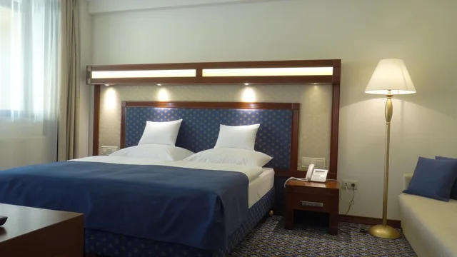 غرفة ديلوكس بسرير مزدوج بشرفة، Centrum Hotel Debrecen 8/10