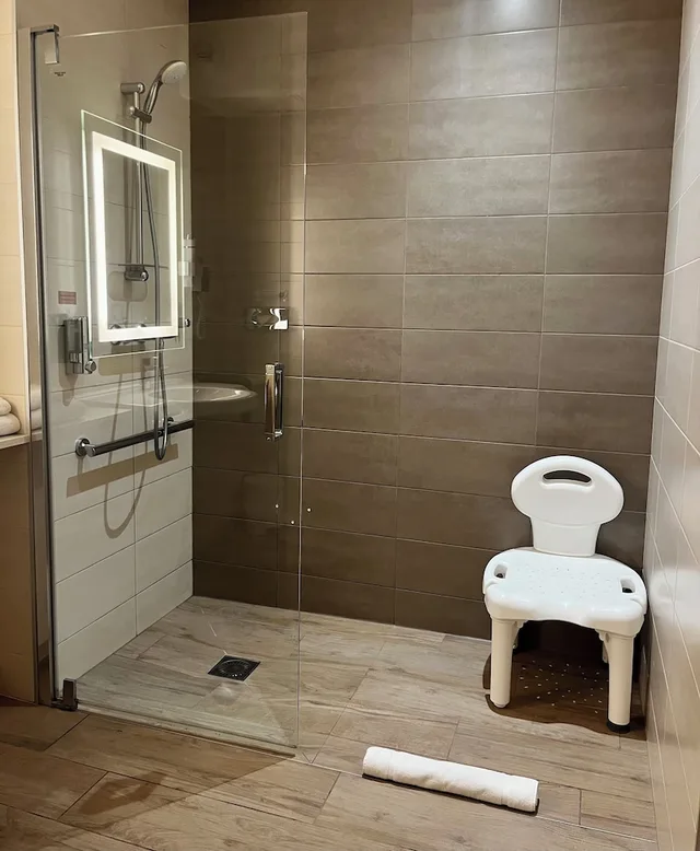 Standard, Queen Bed, Accessible, Hotel Ker Lann Aeroport 8/8