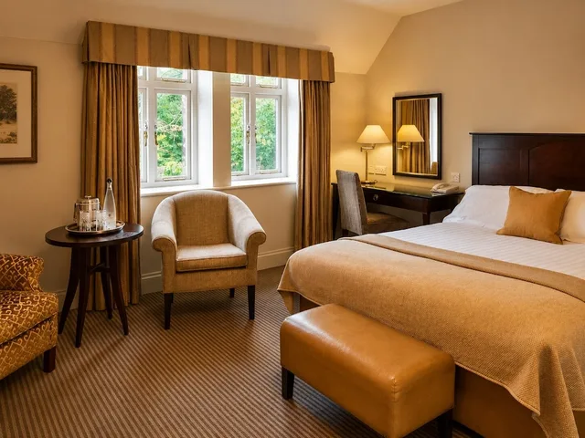 غرفة كلوب قياسية بسرير مزدوج، Macdonald Frimley Hall Hotel And Spa 3/5