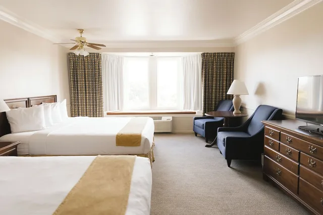 Tower, Executive, 2 Queen Beds، HISTORIC SANTA MARIA INN 3/8