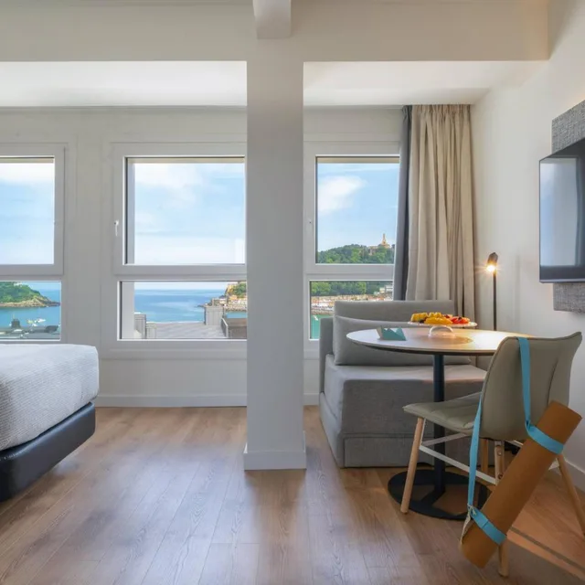 جناح جونيور بإطلالة على البحر بشرفة، Hotel San Sebastian Orly, Affiliated by Melia 4/6