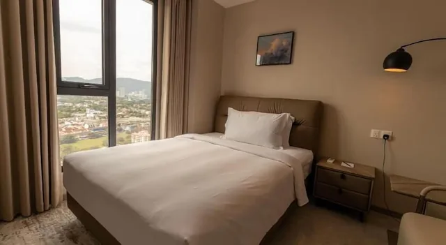جناح ديلوكس بسرير كينج وسرير كوين بغرفتي نوم، Landison Hotel Penang 2/5