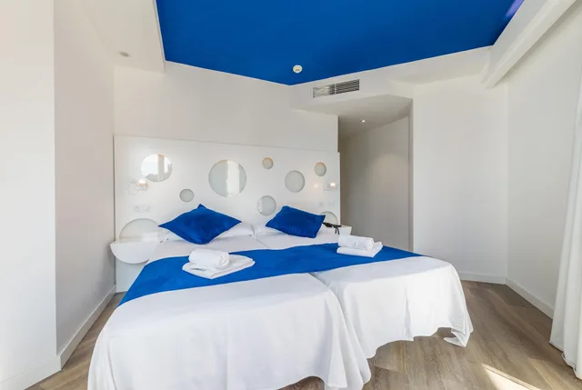 غرفة ديلوكس بسريرين منفصلين، WelikeHotel Triton beach 2/4