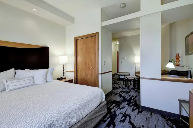 جناح بسرير كينج مع أريكة، Fairfield Inn Suites Marriott San Antonio Boerne 1/1