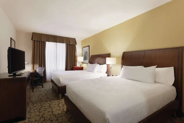 غرفة بريميوم بسريرين كوين، Hilton Garden Inn Rochester Downtown NY 1/2