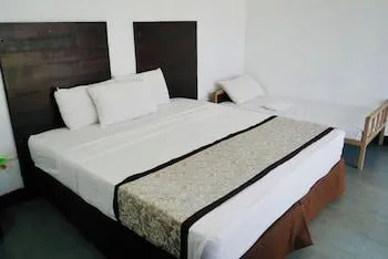 غرفة ثلاثية بثلاثة أسرّة، Amaluna Resorts 1/1