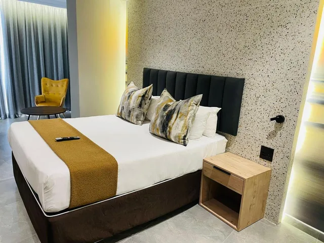 غرفة غراند ديلوكس بسرير مزدوج، Pavilion Hotel & Conference Centre 2/5