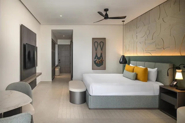 Azure, Club, King Bed, Tropical View، Zemi Miches Punta Cana All-Inclusive Resort, Curio by Hilton 1/8