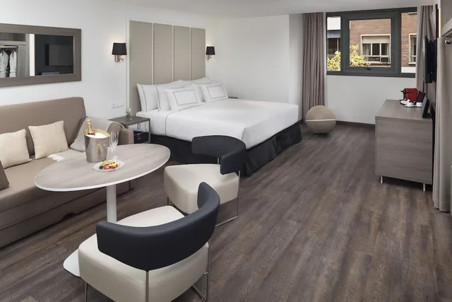 Grand, the Level, Premium, Twin Beds, Bathtub، Melia Madrid Serrano 5/10