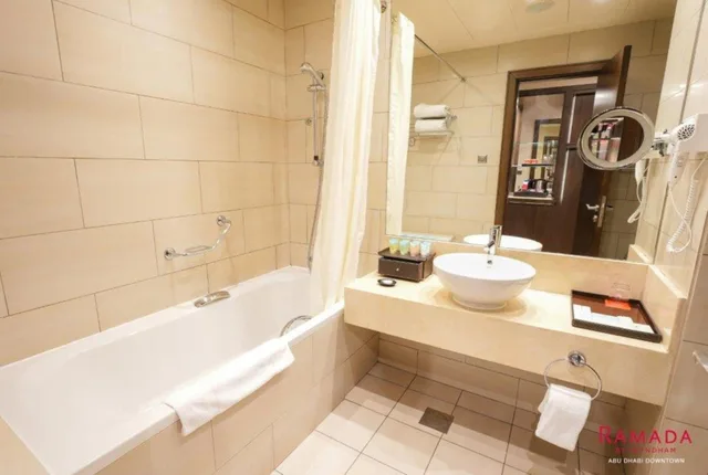 غرفة ديلوكس بسرير فردي للمدخنين، Ramada by Wyndham Abu Dhabi Downtown 10/10