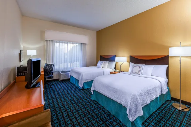 غرفة كبيرة بسرير كوين، Fairfield Inn Suites Houston Intercontinental Airport 4/5