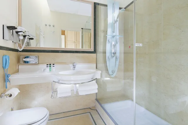غرفة ديلوكس بسرير كوين بإطلالة على البحر بشرفة، Doria Park Hotel 4/5