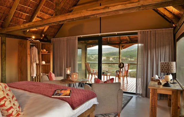 غرفة قياسية بسرير كينج وسرير فردي، Garden Route Safari Camp 1/1