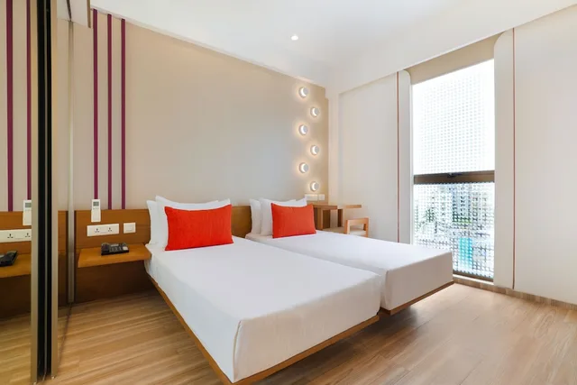 Deluxe, Twin Beds, Lemon Tree Hotel, Kalina, Mumbai 2/6