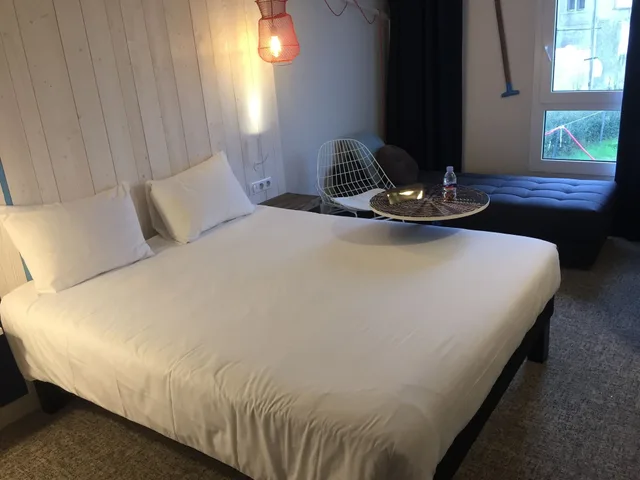 Room, Double Bed, Country Side View, Sofa، Ibis Styles La Rochelle Thalasso Chatelaillon 1/10