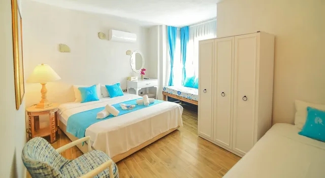 غرفة فاخرة رباعية بسرير كوين وسرير فردي، Bedirhan Konak Otel 1/2