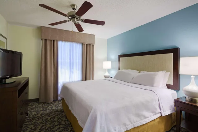 2 Bedrooms, Suite, 1 King or 2 Queen Beds, 2 Bathrooms، Homewood Suites By Hilton Raleigh Durham Airport 2/3
