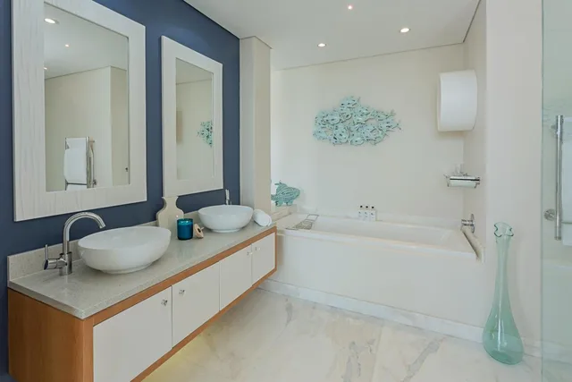 جناح بسرير مزدوج بإطلالة جزئية على البحر، Views Boutique Hotel Spa 2/4