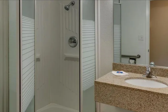 غرفة ديلوكس بسرير كوين للمدخنين، Motel6 Spokane, WA - West 5/10