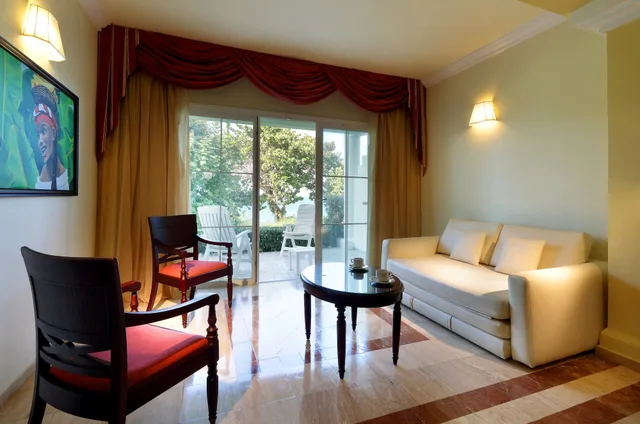 جناح بسرير كينج بإطلالة على الحديقة مع أريكة، Grand Palladium Jamaica Resort & Spa-All Inclusive 10/10