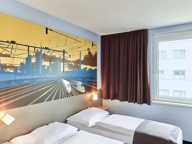 غرفة بسريرين منفصلين، B&B Hotel Saarbrucken-Hbf 1/3