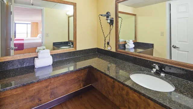 Suite, King Bed, Ocean Front, Sofa, Balcony, Best Western Ocean Sands Beach Resort 7/10