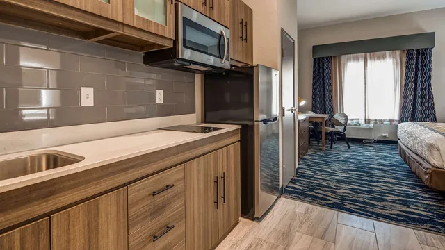 غرفة بسرير كينج بمطبخ صغير لذوي الإعاقة، Executive Residency By Best Western Corpus Christi 10/10
