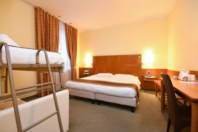 غرفة عائلية بسرير بطابقين، Hotel Master 2/7