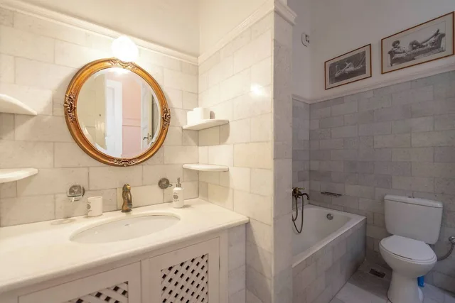 غرفة سوبيريور بسرير كينج بشرفة، Villa Maria 7/10