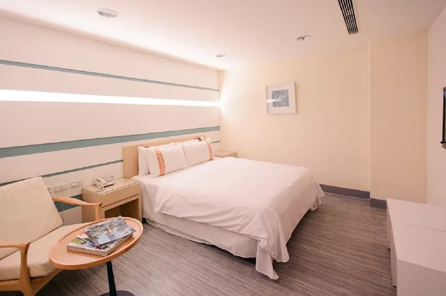 Standard, Double Bed, No Window، Kiwi Express Hotel - Kaohsiung Station 3/3