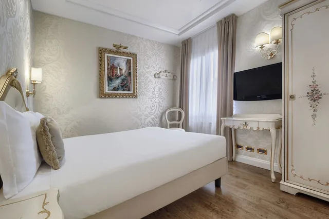 غرفة كلاسيكية بسرير كوين، Hotel Olimpia Venice, BW Signature Collection 1/10
