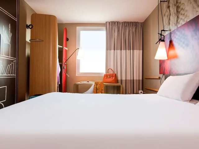 غرفة قياسية بسرير مزدوج مع أريكة، Ibis Paris Porte De Clichy Centre 1/6