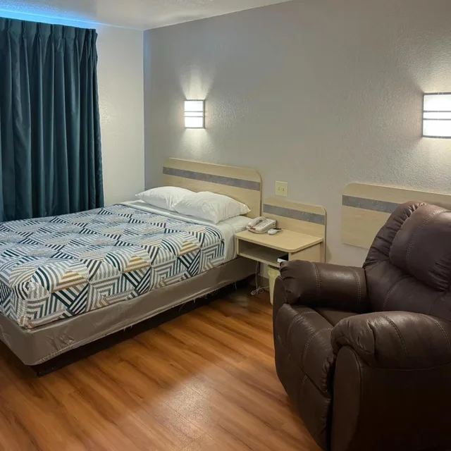 غرفة بسرير كينج لذوي الإعاقة، Motel6 Avoca, IA 4/6