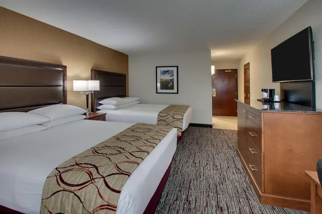 غرفة بسريرين كوين لذوي الإعاقة، Drury Inn and Suites Bowling Green KY 1/3