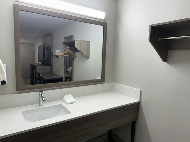 غرفة ديلوكس بسرير كوين بمطبخ صغير، Red Roof Inn Orangeburg 5/7
