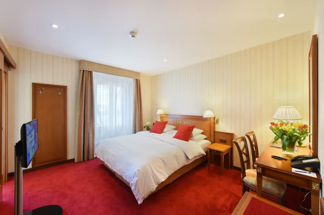 غرفة اقتصادية بسرير مزدوج بإطلالة على المدينة، GOLF HOTEL RENE CAPT 3/4