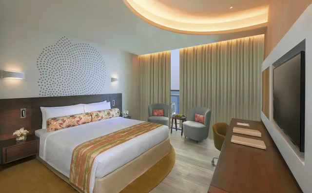 Deluxe, King Bed, Partial Palm Sea View, Balcony، The Retreat Palm Hotel Dubai - MGallery Collection 7/10