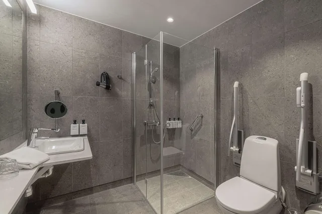 Standard, Twin Beds, No Window، Scandic Landvetter 3/3