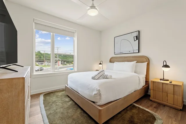 جناح بسرير كينج وسرير كوين بشرفة بغرفتي نوم، The Code Hotel 2/10