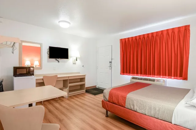 غرفة قياسية بسرير كوين، Motel6 Kelso, WA - Mt. St. Helens 4/6
