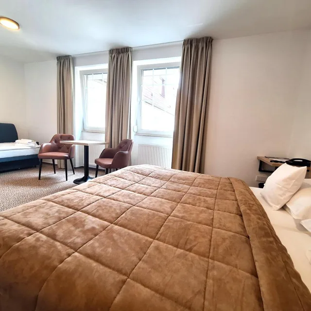 غرفة ثلاثية بسرير مزدوج، Hotel Avion 2/10